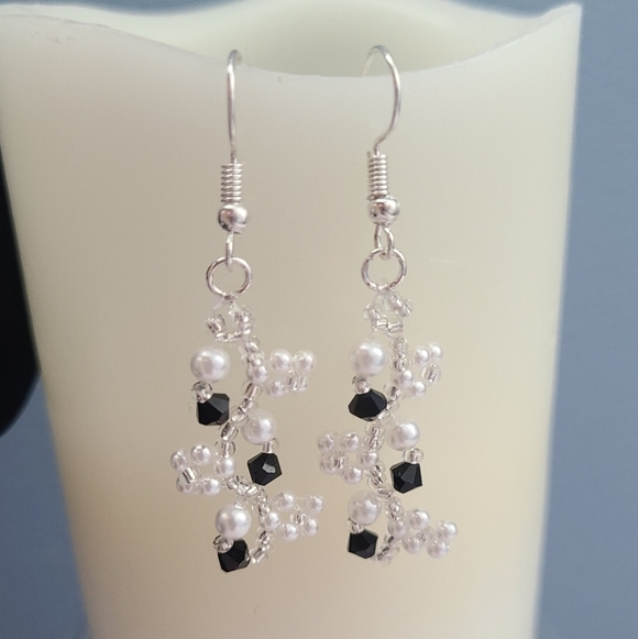 Handmade Silver-Toned Beaded Dainty Flower Earrings Bracelet - Picture 2 of 7